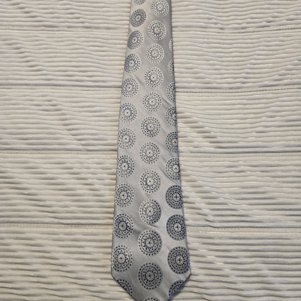 Elegant Gray Patterned Tie
